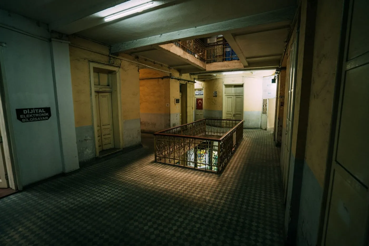 Curățenie scări de bloc: ghid pentru asociațiile de proprietari